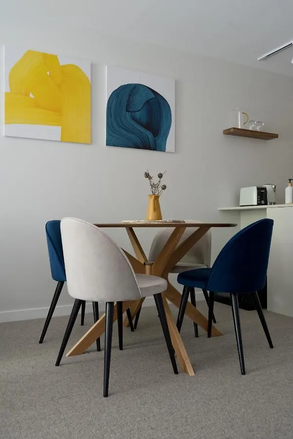 Kashmir, Modern And Luxury 2Br 2Ba, Fast Wifi & Netflix, Free Parking, Central Location, Near Cbd Apartment Canberra