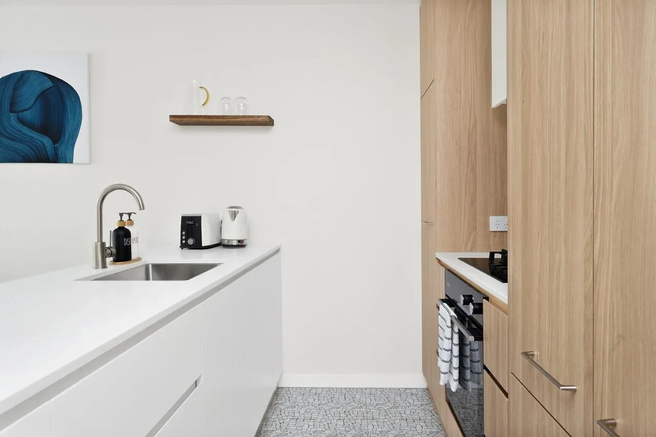 Kashmir, Modern And Luxury 2Br 2Ba, Fast Wifi & Netflix, Free Parking, Central Location, Near Cbd Apartment Canberra 0*,  Australia