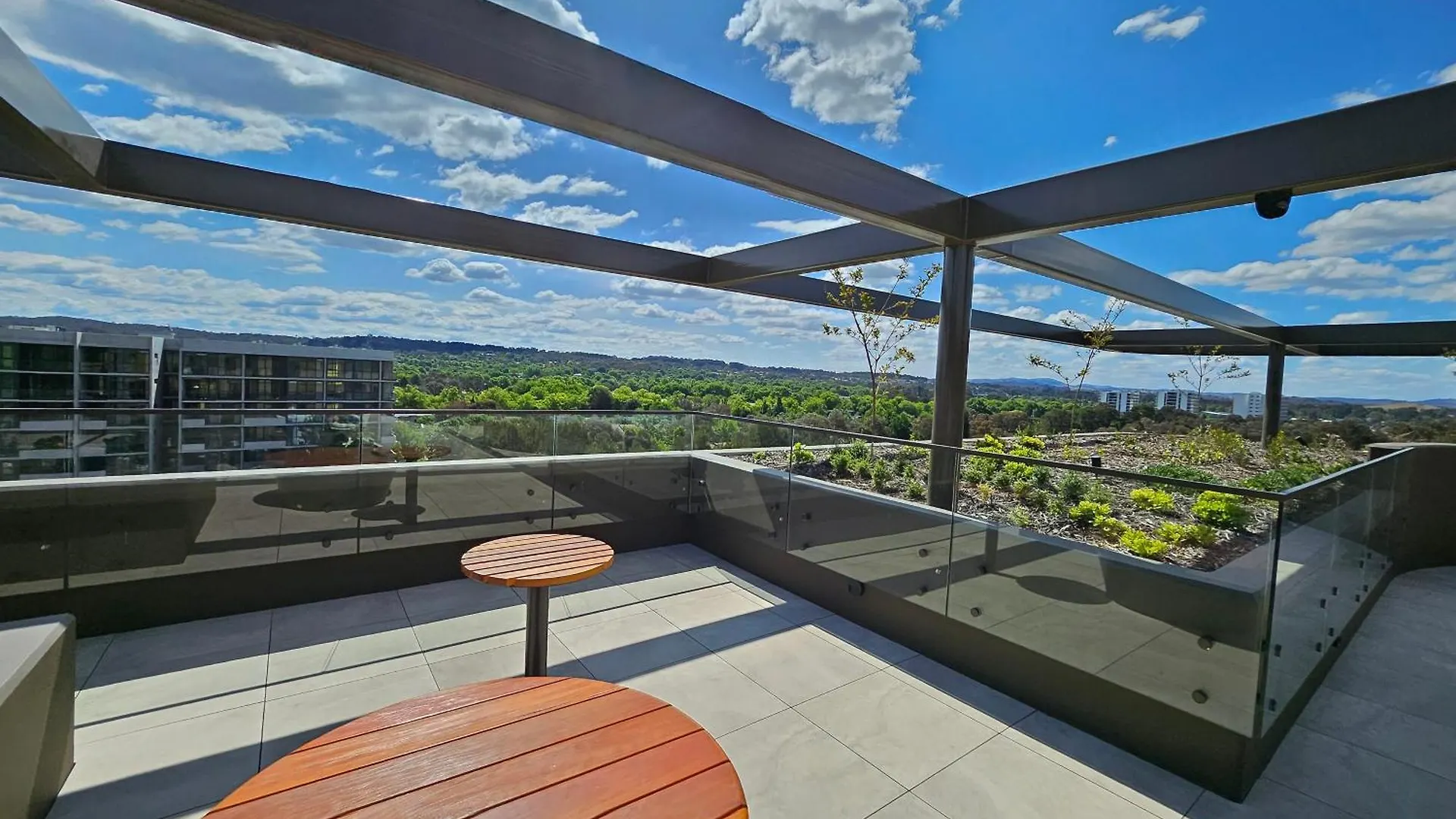 Kashmir, Modern And Luxury 2Br 2Ba, Fast Wifi & Netflix, Free Parking, Central Location, Near Cbd Apartment Canberra
